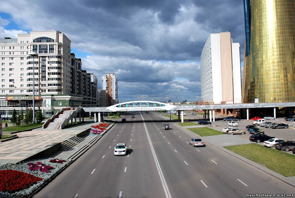 Астана 2010. Пешеходный мост в Астане. Астана в ноябре. Астана в ноябре фото.